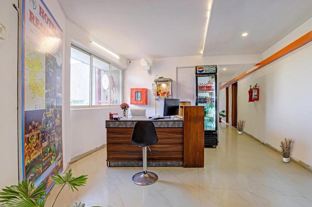 Oyo Flagship Hotel Residency Silvassa Zewnętrze zdjęcie