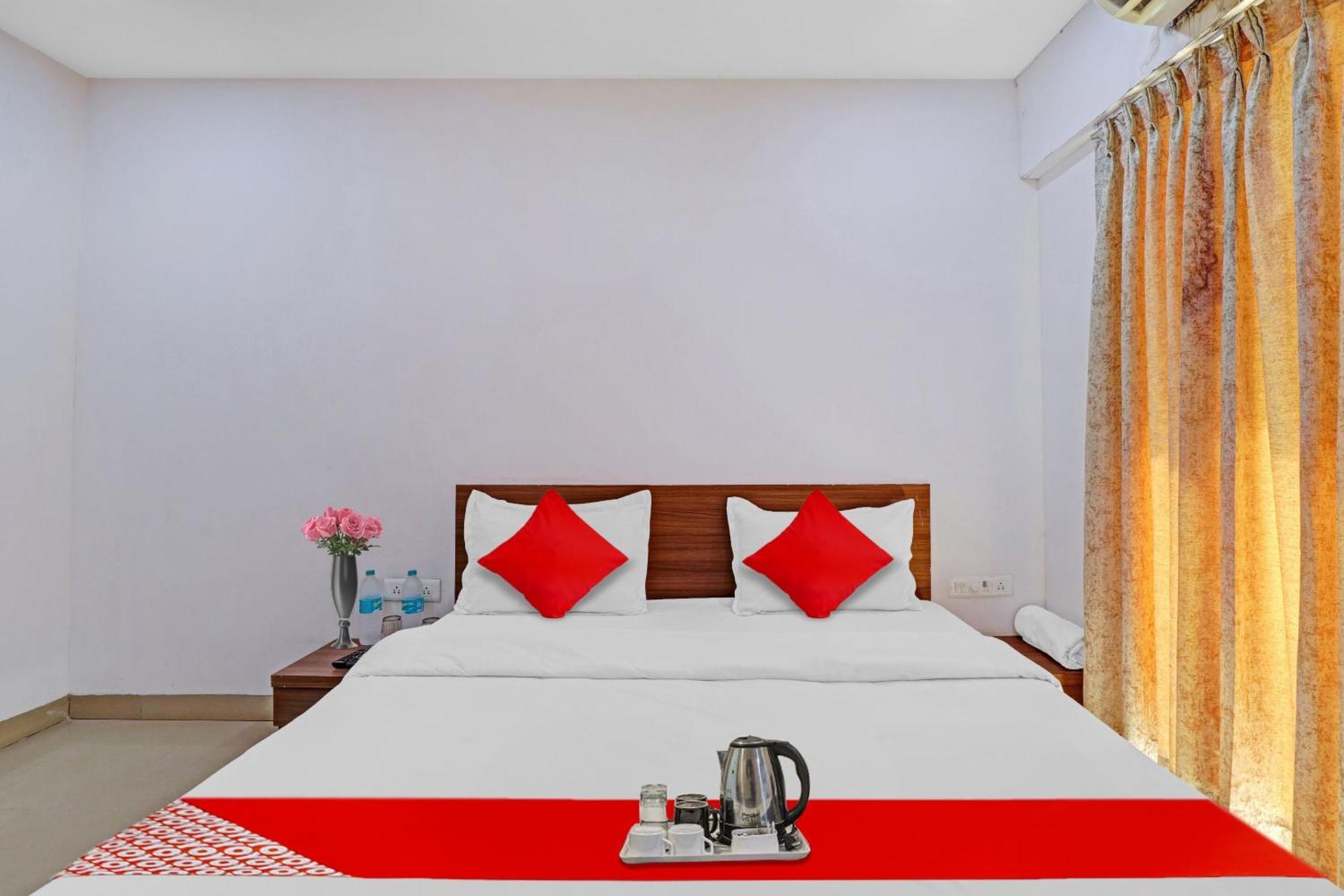 Oyo Flagship Hotel Residency Silvassa Zewnętrze zdjęcie