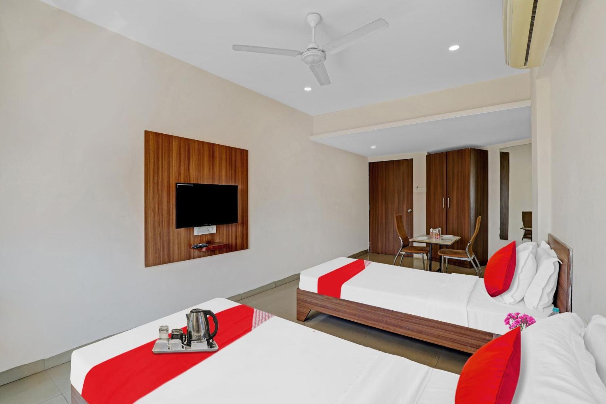 Oyo Flagship Hotel Residency Silvassa Zewnętrze zdjęcie